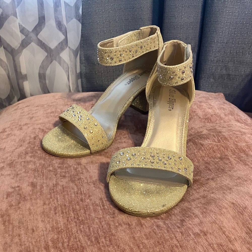 Elegant Gold Heels with Rhinestone Accents